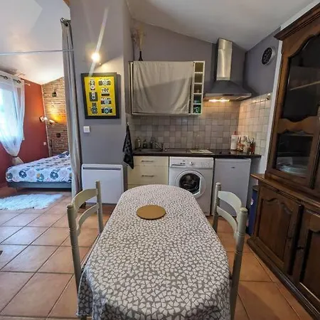 Un Cocon De Briques Rose Apartment